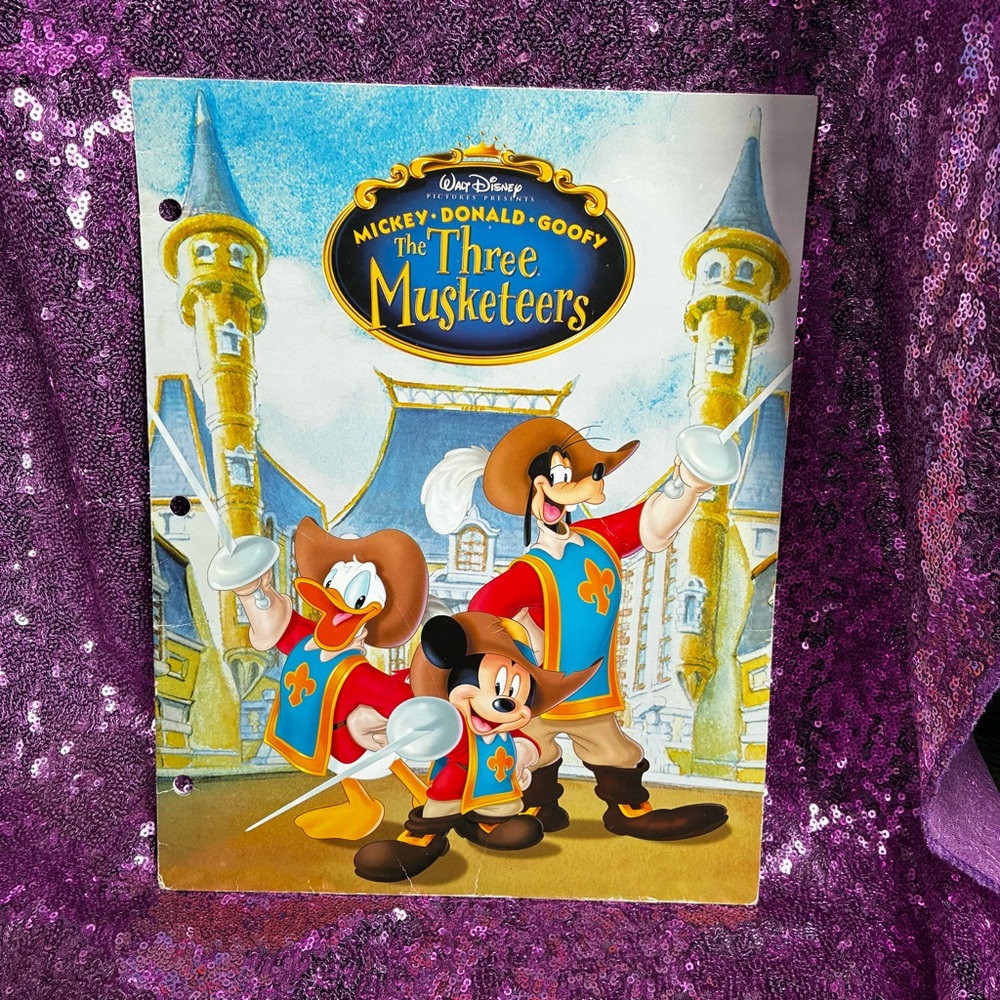 VTG Disney Mickey, Donald, Goofy: The Three Musketeers 3 Ring Folder Minnie Pete